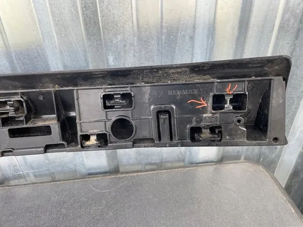 Renault OE 848216441R grille trim, front image 4