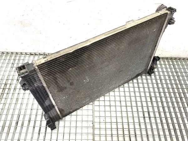 Waterkoeler Mercedes S204 2.2 170PK A2045000403 image 2