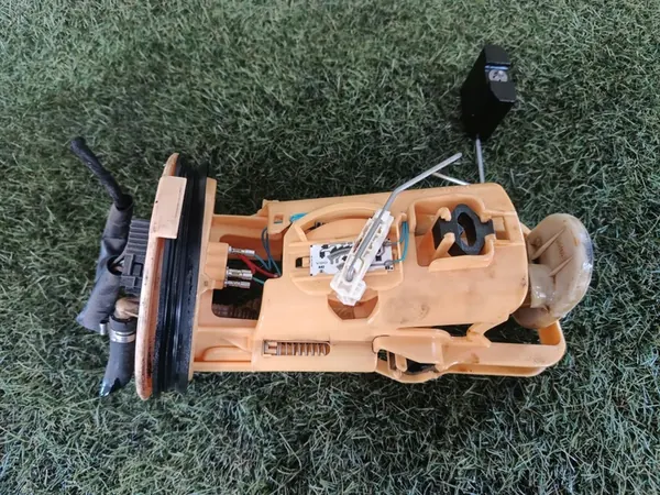 Brandstofpomp BMW E46 2.0 3.0 d M47 M57 320d 320td 330d image 2