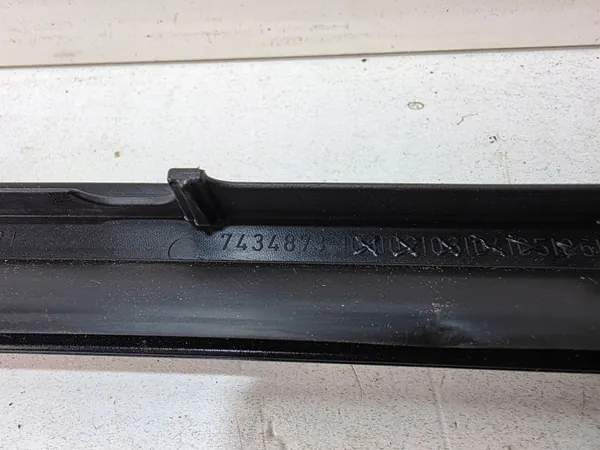 OEM 7434873 linker voorruitlijst voor BMW X7 G07 LCI image 4