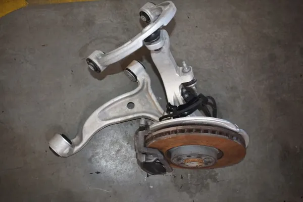 Vorderes rechtes Fahrwerk OEM A1673322600 Mercedes X167 image 4