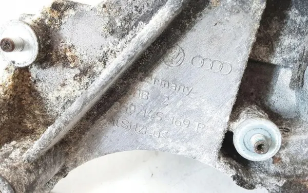 Stuurbekrachtigingspompbevestiging OEM 059145169P image 3