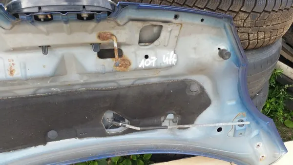 Peugeot 107 grill OE 9674788980 image 3