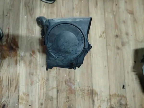 Boîtier Filtre à Air OEM AV61-9600-CE pour Ford Focus MK3 image 4