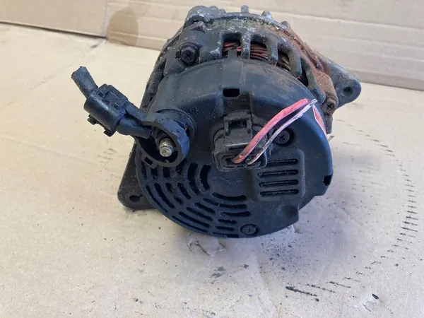 HYUNDAI ACCENT 1.5 Alternator 37300-22600 image 3