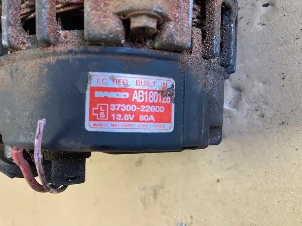 HYUNDAI ACCENT 1.5 Alternator 37300-22600 image 6