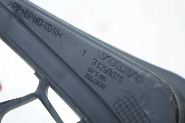 VOLVO C30 LIFT GRIGLIA PARAURTI ANTERIORE 31298075 R DESIGN image 7