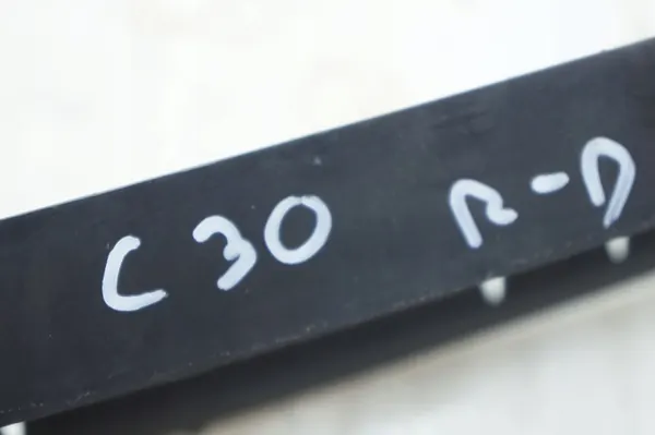 VOLVO C30 LIFT GRIGLIA PARAURTI ANTERIORE 31298075 R DESIGN image 8