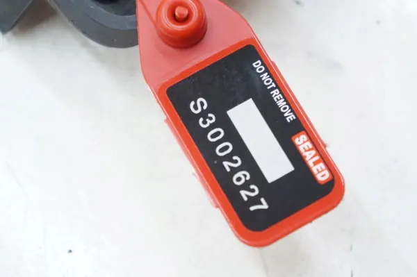 VOLVO C30 LIFT GRIGLIA PARAURTI ANTERIORE 31298075 R DESIGN image 9