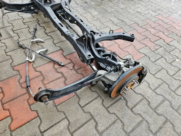 KIA NIRO I achteras OEM KIA NIRO I OŚ TYLNA BELKA image 3