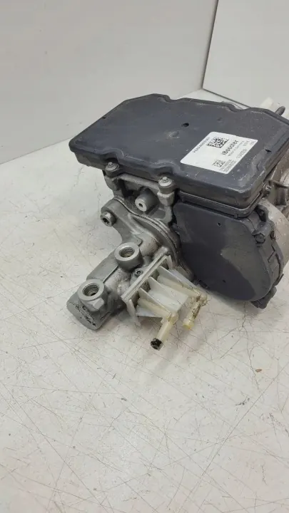 Rembekrachtiger Chrysler Pacifica 2018 OEM P68240033AI image 3