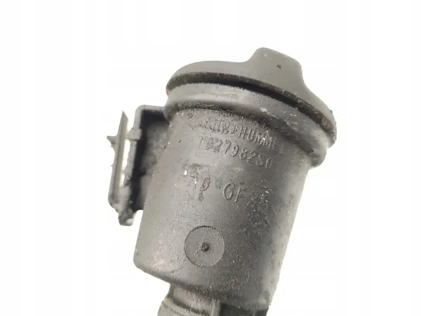 Tuyau de remplissage d'huile Volvo S40 OEM 1027982S01 - Occasion image 7