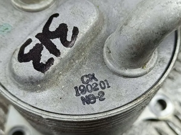 Arrefecedor de óleo motor Mitsubishi OEM 190201 - Usado image 4