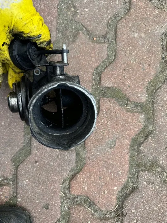 VW T5 Kaasuläppä 2.5 TDI image 3