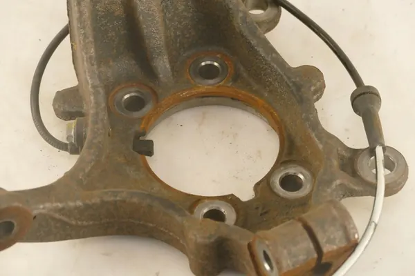 Nissan X-Trail T32 2016 Mozzo ruota anteriore sinistro OEM 4CL image 3