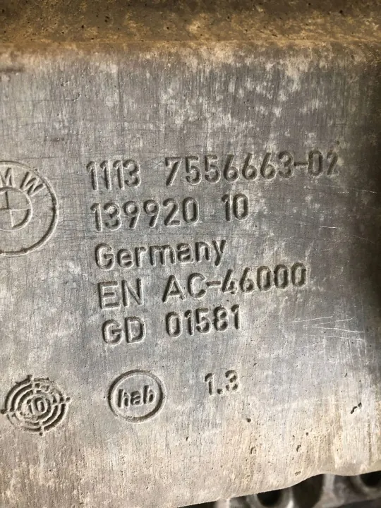 Cárter de aceite BMW OE 1113 7 556 663 - Usado image 3