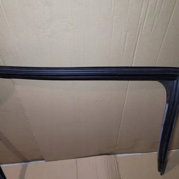 Audi SQ5/Q5 80A ikkunatiiviste OEM 80F839432 image 3