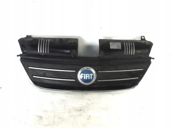 FIAT Idea Grille OEM 366211 - Zwart Gebruikt Accessoire image 2