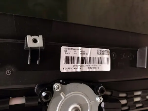 Gebrauchtes BMW OE Glasdach OEM 8096115 für i4 2023 image 7