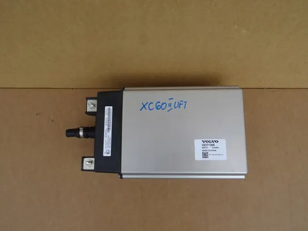 Batería Volvo CX60 II OEM 32371368 - 8Ah Usada image 2