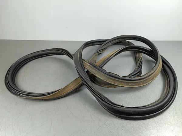 Junta maletero Alfa Romeo Stelvio OEM FOB57105 image 2