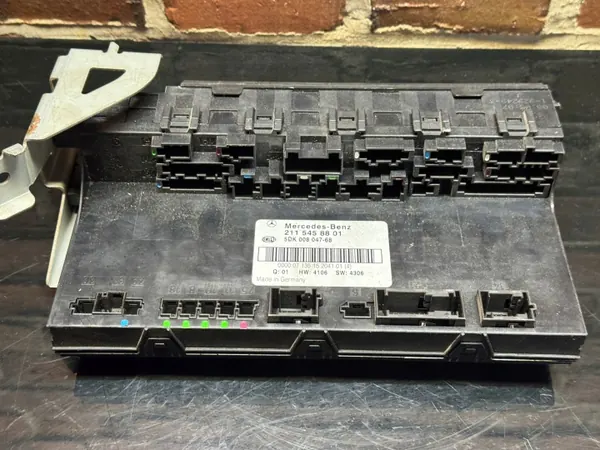 Mercedes W211 SAM-Modul OEM 2115458801 image 2
