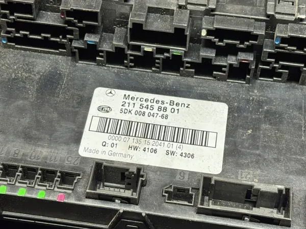 Mercedes W211 SAM-Modul OEM 2115458801 image 3