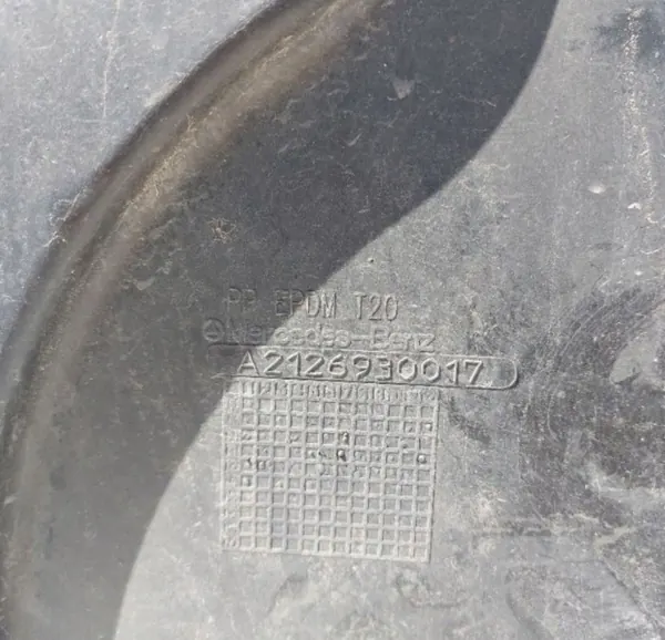 OEM 2126930017 Escudo Inferior Traseiro para Mercedes E W212 image 7
