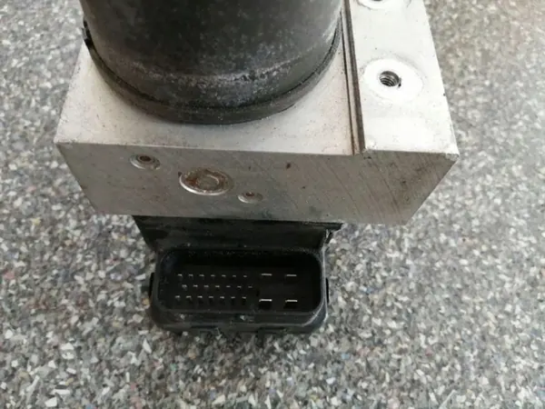 ABS-pumppu OEM 58910H1000 Hyundai Terracan 2.9L image 3