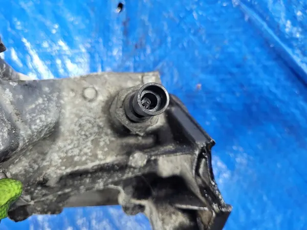 OPEL Astra J Meriva B Olje Filterhus 1.7 897385813 image 5