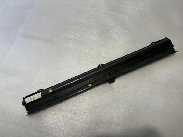 Estante de maletero Audi A6 C7 OEM 4G5861334B - Usado image 3