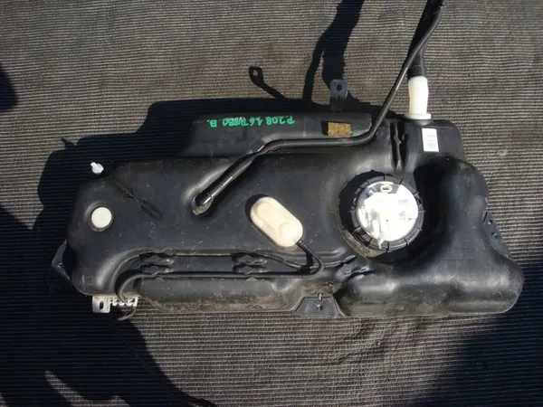 Bränsletank Peugeot 208 Citroen C3 1.6 THP image 2