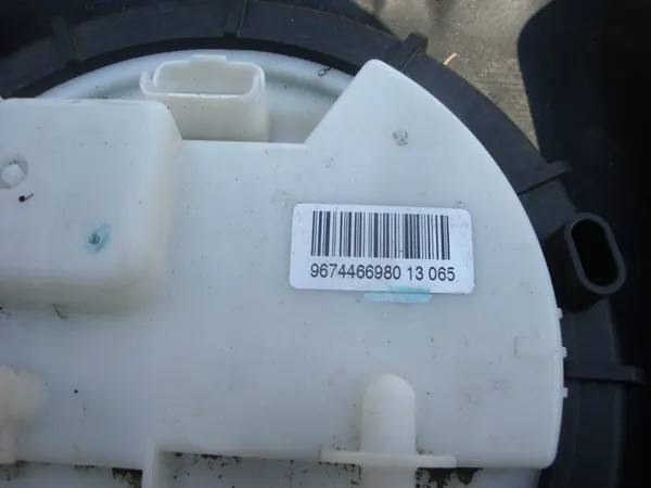 Bränsletank Peugeot 208 Citroen C3 1.6 THP image 3