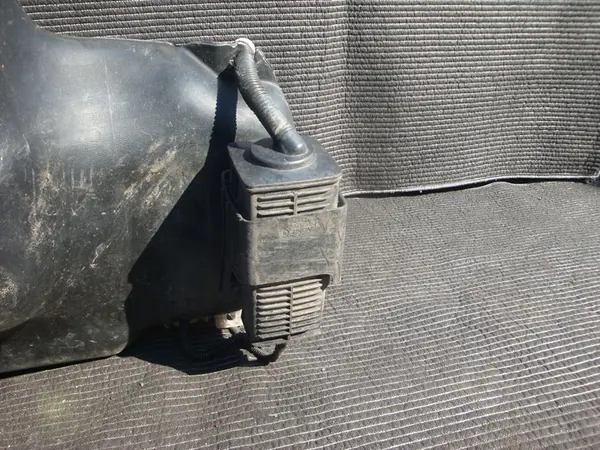 Bränsletank Peugeot 208 Citroen C3 1.6 THP image 7