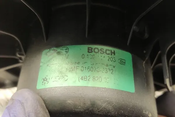 Värmefläkt Relä AUDI A6 (4B2, C5) 4B2820021C image 2