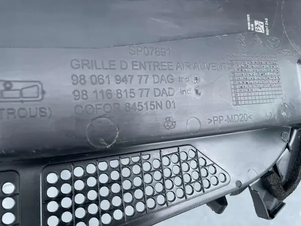 Rechte Windschutzscheibendichtung OEM 9806194777 für Peugeot Expert image 5