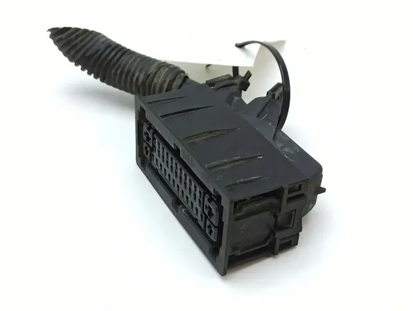 Conector do controlador/bomba ABS Hyundai i40 image 3