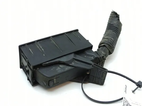 Conector do controlador/bomba ABS Hyundai i40 image 4