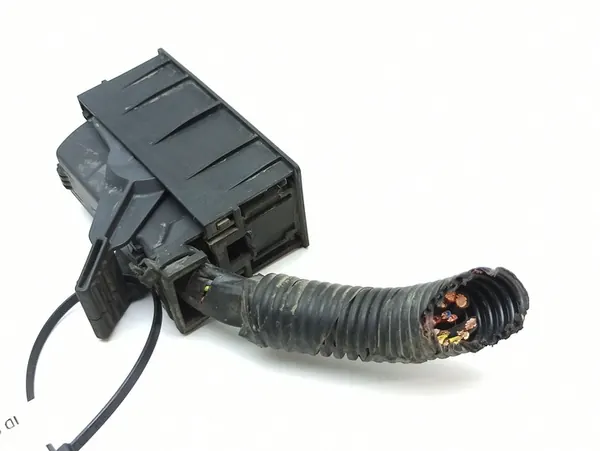 Conector do controlador/bomba ABS Hyundai i40 image 5