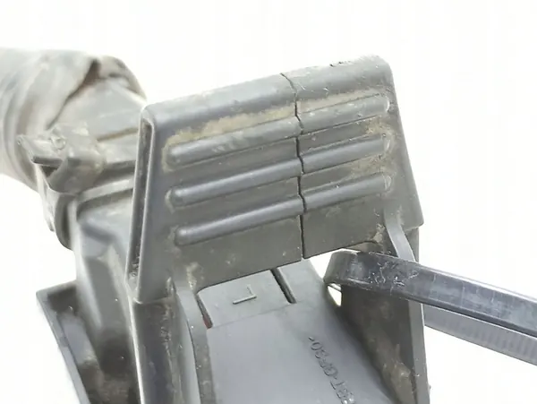 Conector do controlador/bomba ABS Hyundai i40 image 9