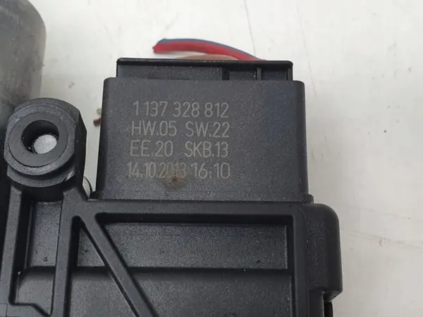 Audi A5 takluckemotor OEM 8R0959591A - Begagnad image 3