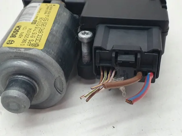 Audi A5 takluckemotor OEM 8R0959591A - Begagnad image 6