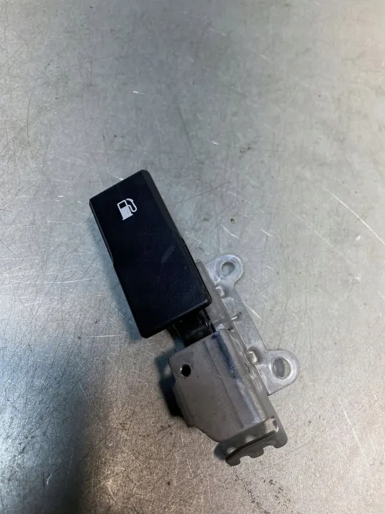 Subaru polttoaineläppäaukon vipu OEM FBZ17582 image 3