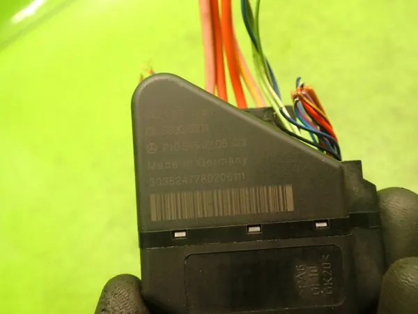 Ontsteekschakelaar OEM 2105450208Q2 Mercedes W208 image 4