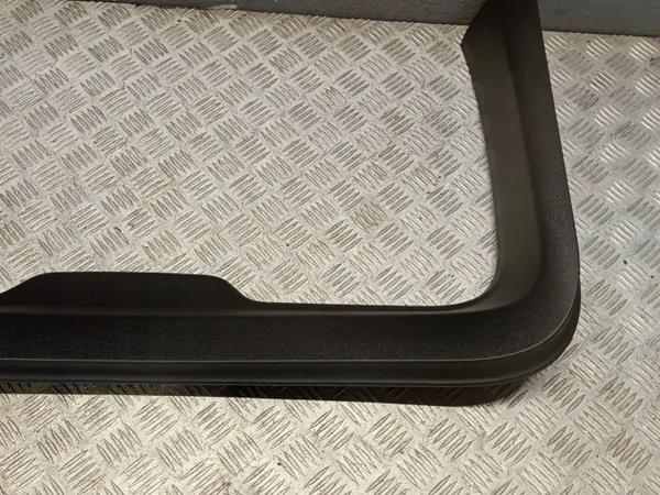 Tesla OEM 1494667-00 Y Couvercle de Coffre - Occasion image 9
