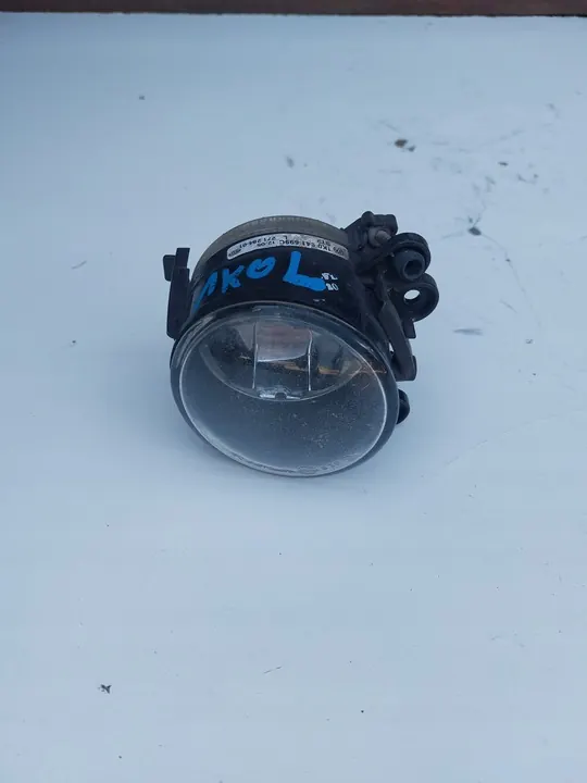 Volkswagen Golf V Halógeno Esquerdo 1K0941699C image 2