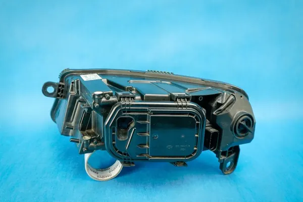 Oikea Kaksoishalogeenivalo Audi A6 C6 2005-2010 OEM image 4