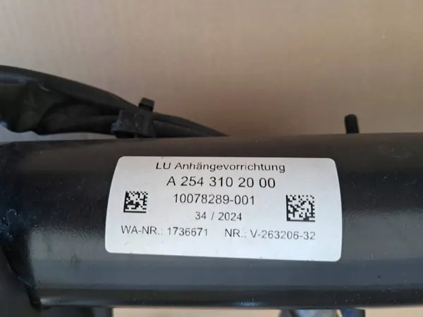 Gancho de remolque Mercedes GLC OEM A2543102000 - Usado image 7