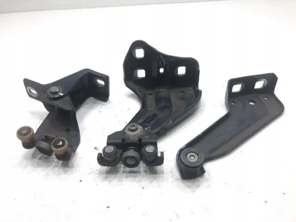 Rodillos puerta corredera derecha OEM 745967497R Dacia Dokker image 2