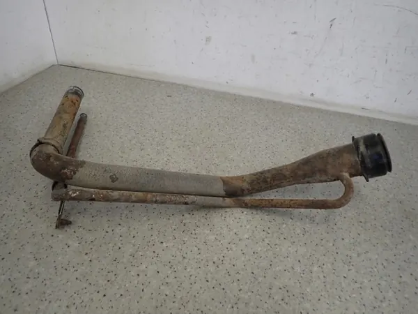 Pescoço de enchimento combustível Toyota Yaris I 99-05 OEM image 6